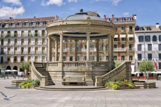 Castillo Square, Pamplona Spain Почему вам стоит съездить в Памплону?