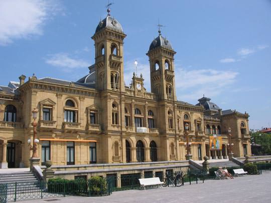 Сан-Себастьян (San Sebastian) Аристократический Сан-Себастиан - в страстных объятиях Атлантического океана