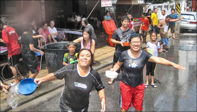 Тайский Новый год - Сонгкран, праздник обливания водой