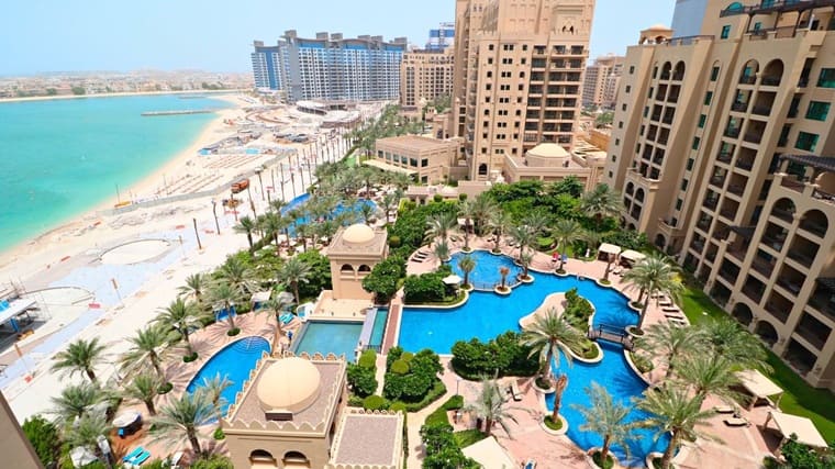   (Palm Jumeirah)